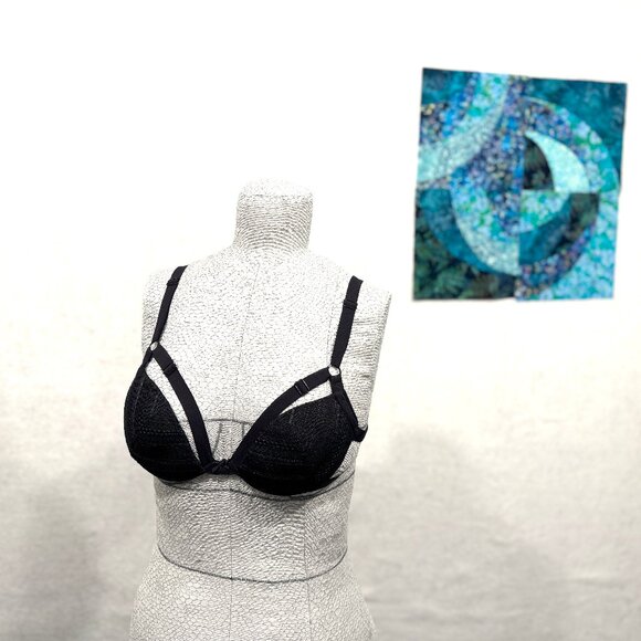 Pretty, Sexy, and Practical Black Push-Up Bra - 34A - Picture 4 of 10